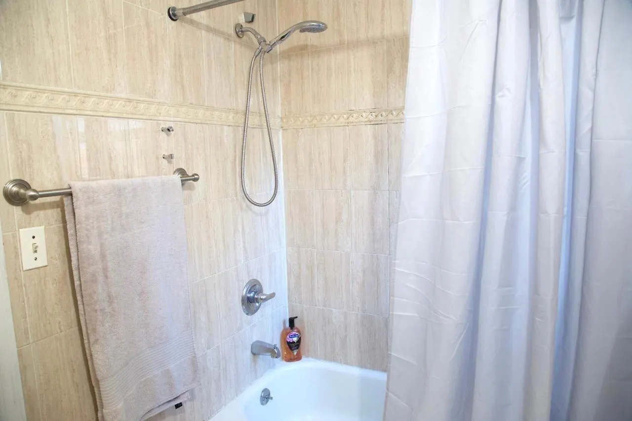Brightonbeach-Comfy Room-Close Ocean New York